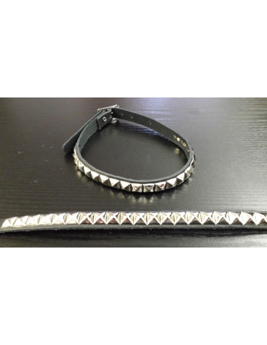 small pyramid - Halsband